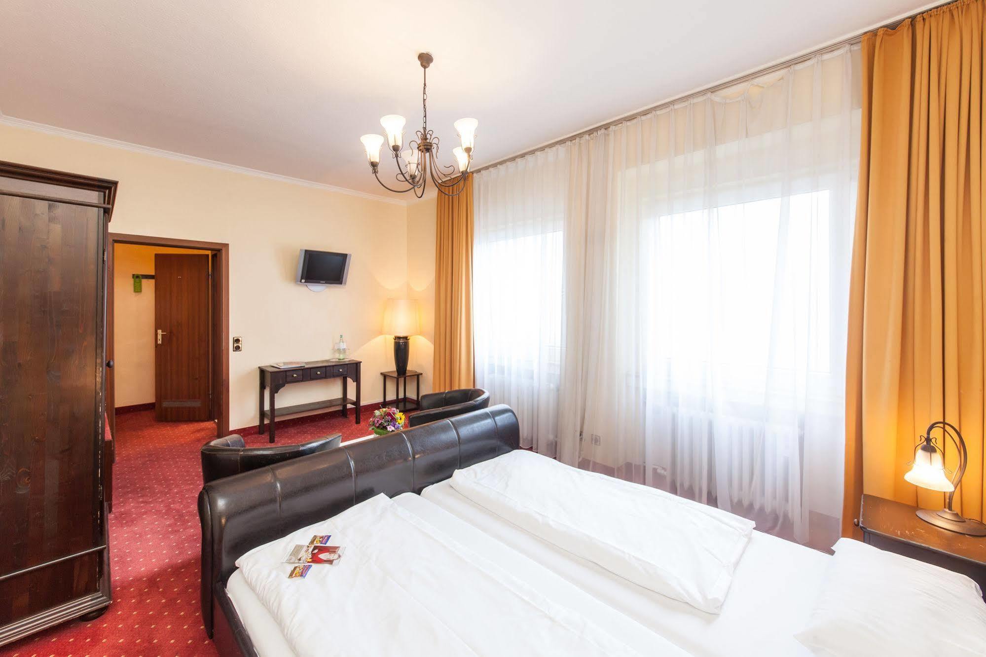 Hotel An Der Oper Duesseldorf Zewnętrze zdjęcie