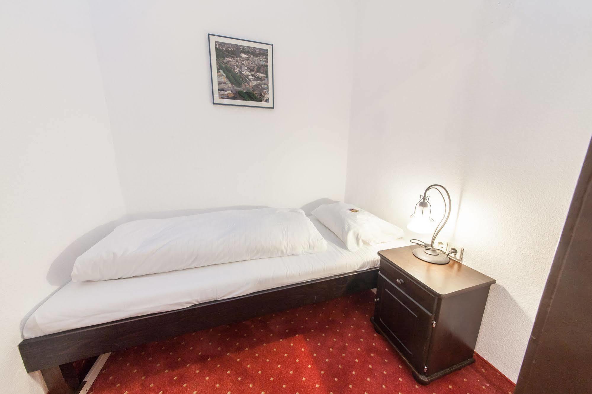 Hotel An Der Oper Duesseldorf Zewnętrze zdjęcie