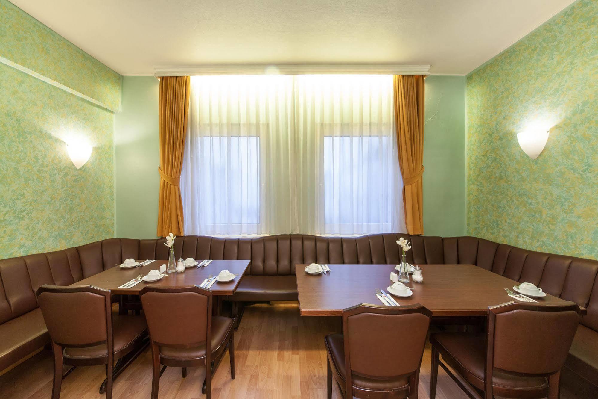 Hotel An Der Oper Duesseldorf Zewnętrze zdjęcie